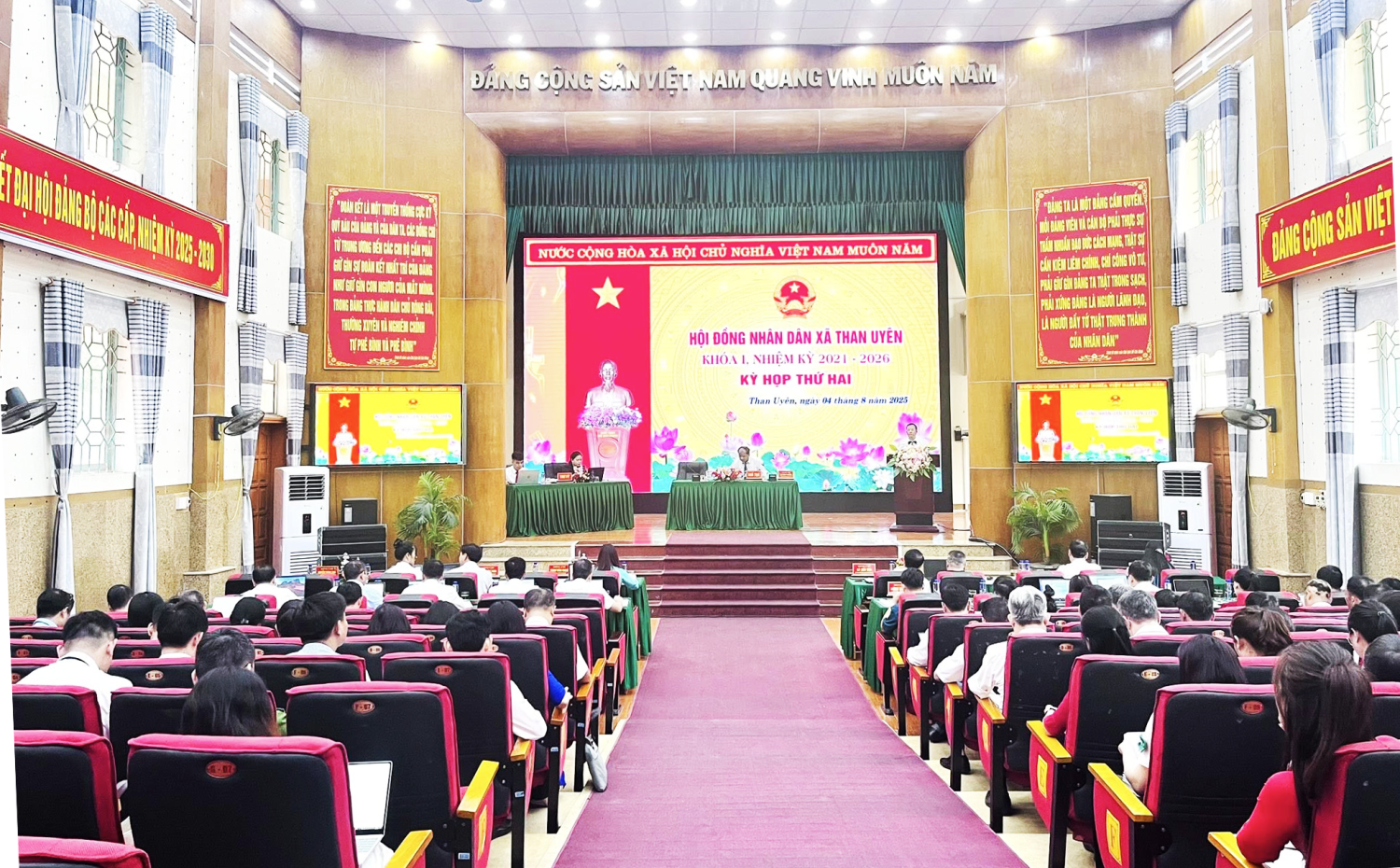 Khai mạc Kỳ họp thứ hai HĐND xã Than Uyên khoá 1, nhiệm kỳ 2021-2026