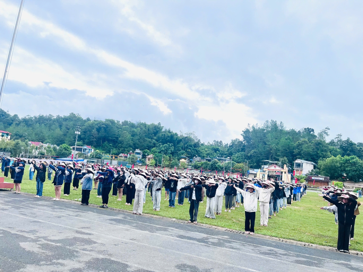 Than Uyên tích cực chuẩn bị cho ngày Tết Độc lập