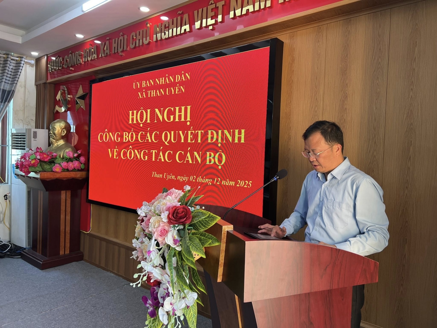 CÔNG BỐ CÁC QUYẾT ĐỊNH VỀ CÔNG TÁC CÁN BỘ TẠI UBND XÃ THAN UYÊN