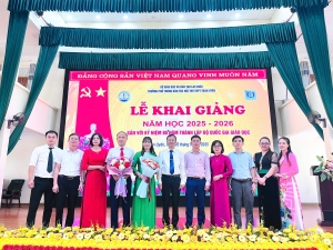 Trường Phổ thông dân tộc nội trú THPT Than Uyên tổ chức Lễ khai giảng năm học 2025-2026 gắn với kỷ niệm 80 năm thành lập Bộ Quốc gia Giáo dục